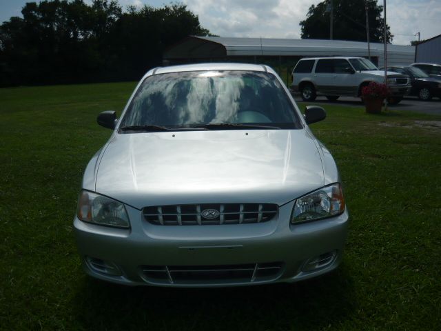 Hyundai Accent 2000 photo 3