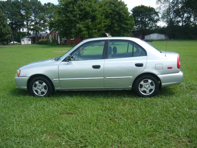 Hyundai Accent 2000 photo 4