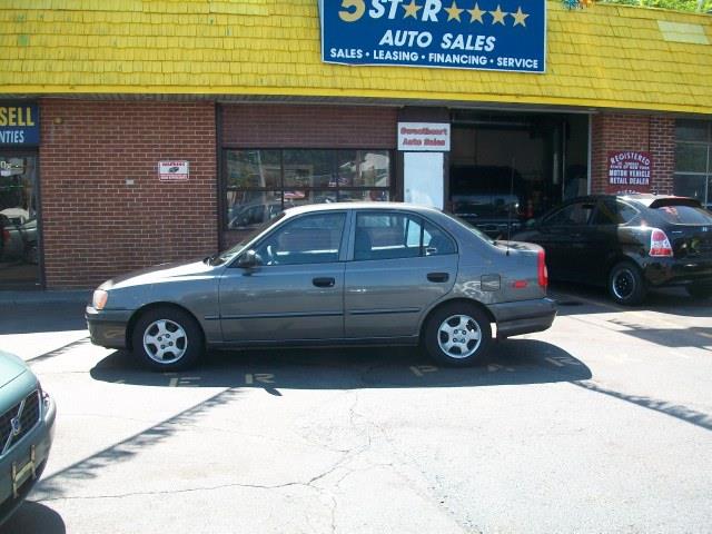 Hyundai Accent 2000 photo 2