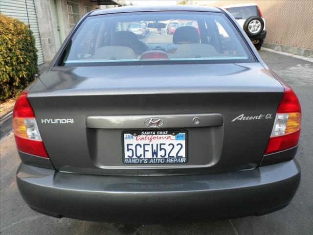 Hyundai Accent 2000 photo 4
