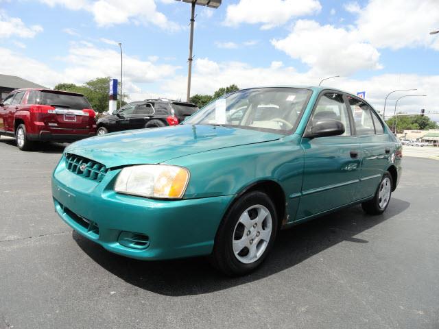 Hyundai Accent 2000 photo 4