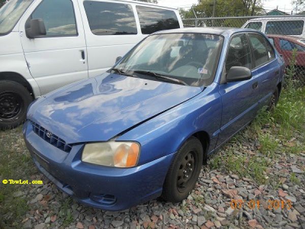 Hyundai Accent 2000 photo 3