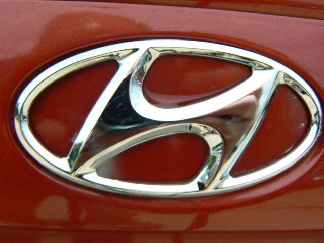 Hyundai Accent 2000 photo 3