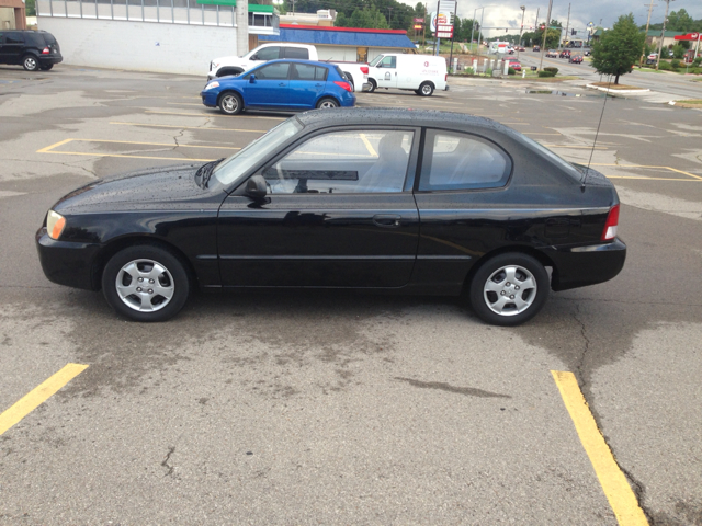 Hyundai Accent 2001 photo 3