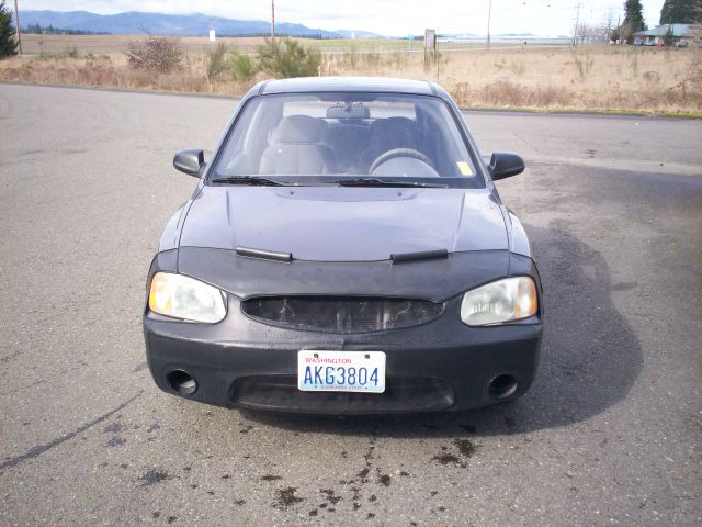 Hyundai Accent 2001 photo 3