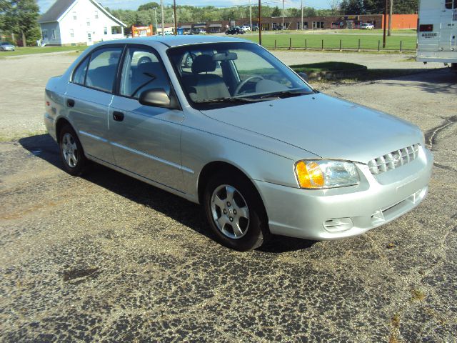 Hyundai Accent 2001 photo 1
