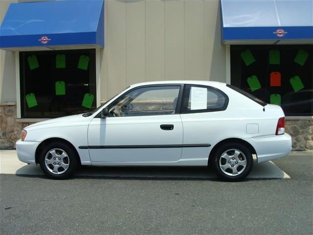 Hyundai Accent 2001 photo 3