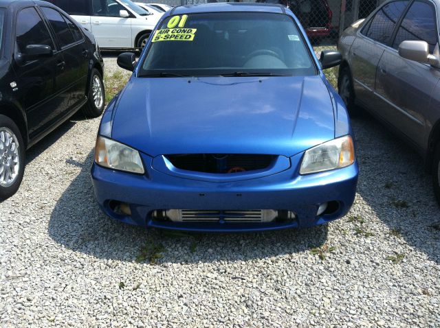 Hyundai Accent 2001 photo 2