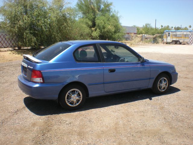 Hyundai Accent 2001 photo 1