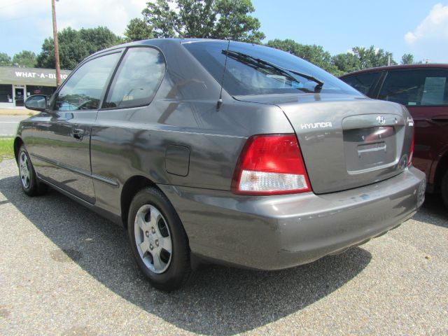 Hyundai Accent 2001 photo 1