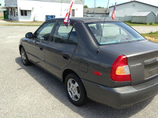 Hyundai Accent 2002 photo 1