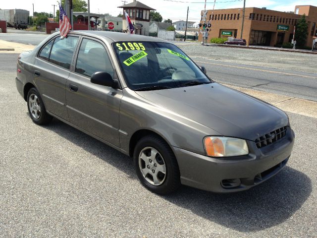 Hyundai Accent 2002 photo 3