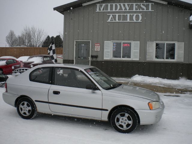 Hyundai Accent 2002 photo 2