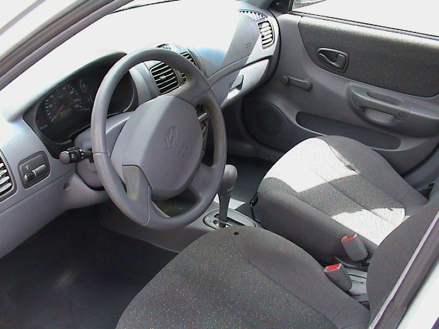 Hyundai Accent S Sedan Sedan