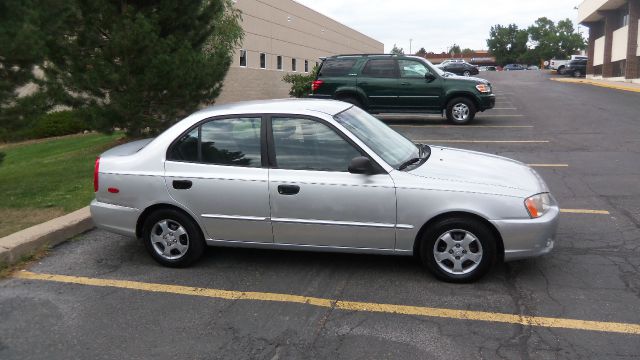 Hyundai Accent 2002 photo 4