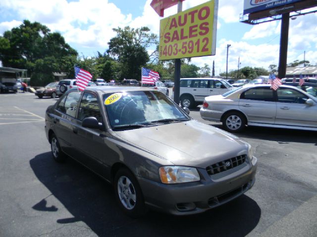 Hyundai Accent 2002 photo 3