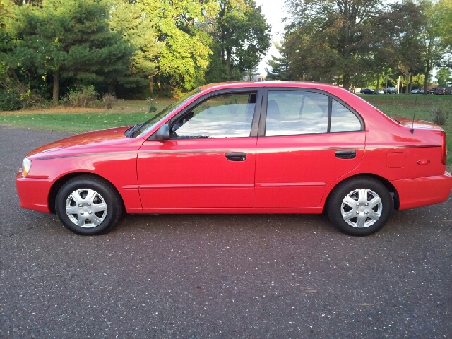 Hyundai Accent 2002 photo 3