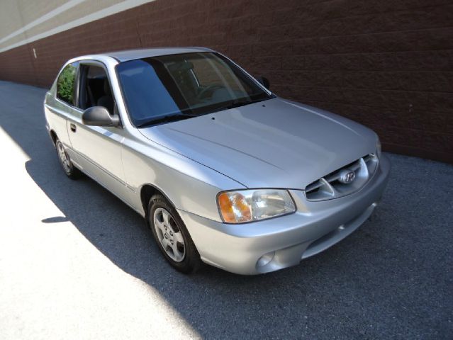 Hyundai Accent 2002 photo 3