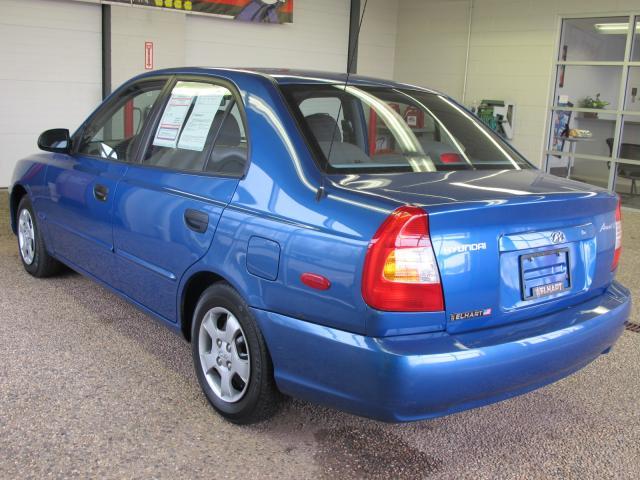 Hyundai Accent 2002 photo 1