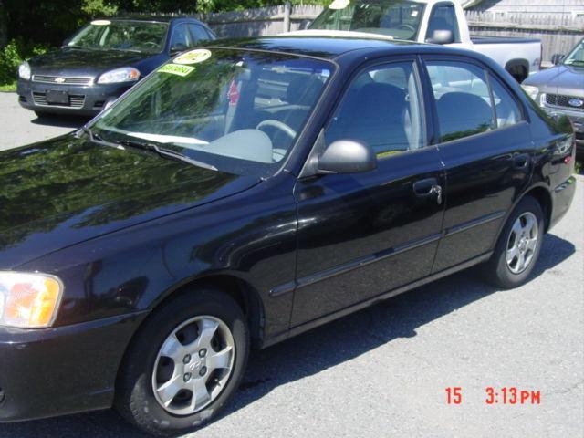 Hyundai Accent 2002 photo 2