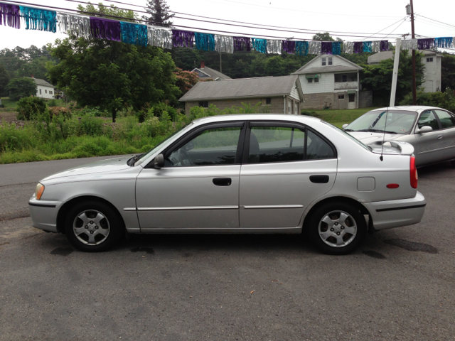 Hyundai Accent 2002 photo 0