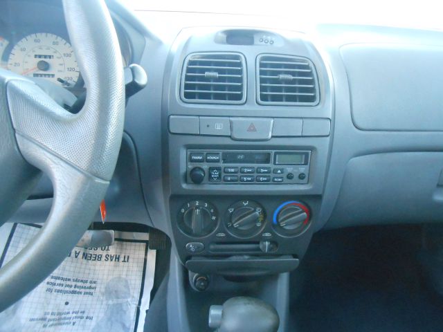 Hyundai Accent 2002 photo 1