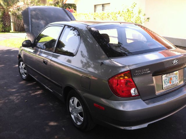 Hyundai Accent 2003 photo 2