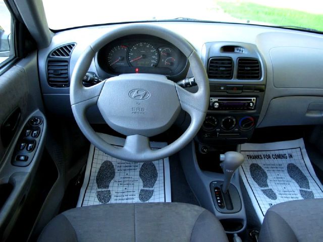 Hyundai Accent 2003 photo 1