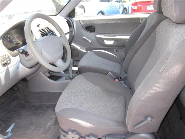 Hyundai Accent 2003 photo 2