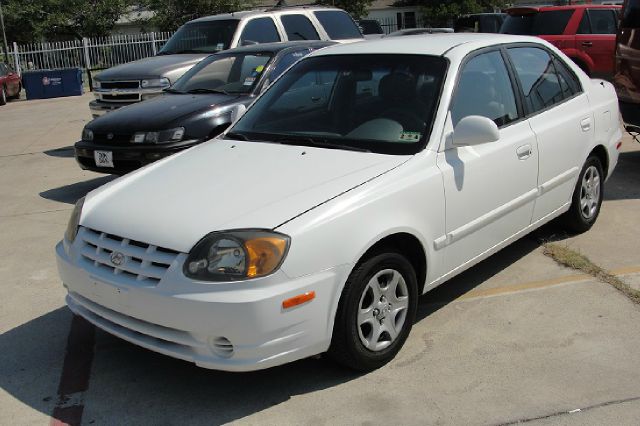 Hyundai Accent 2004 photo 1