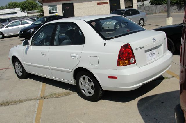 Hyundai Accent 2004 photo 4