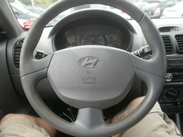 Hyundai Accent 2004 photo 0