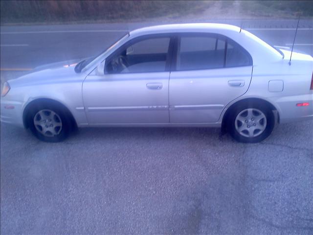 Hyundai Accent 2004 photo 4