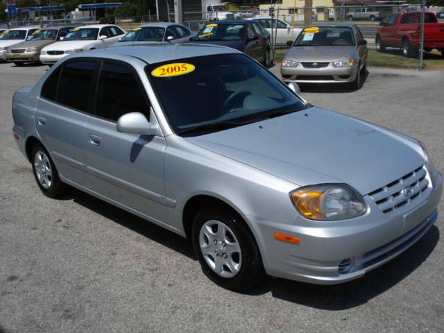 Hyundai Accent 2005 photo 2