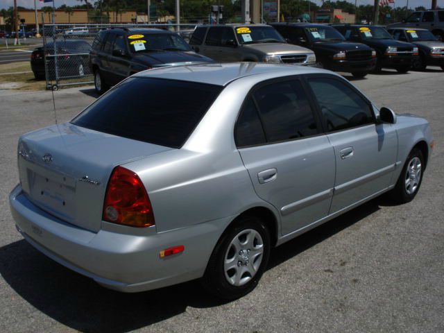 Hyundai Accent 2005 photo 3