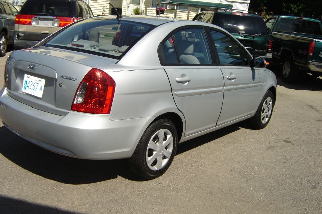 Hyundai Accent 2006 photo 3