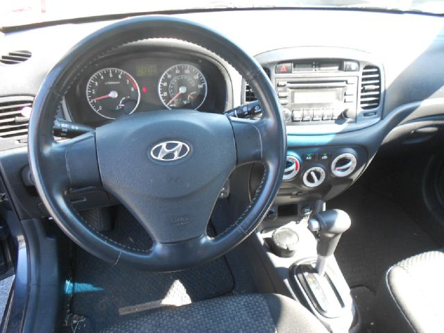 Hyundai Accent 2007 photo 2