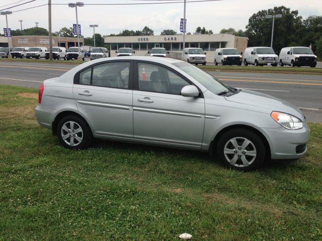 Hyundai Accent 2008 photo 2