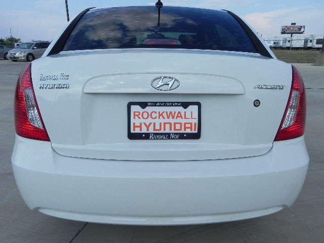 Hyundai Accent 2008 photo 3