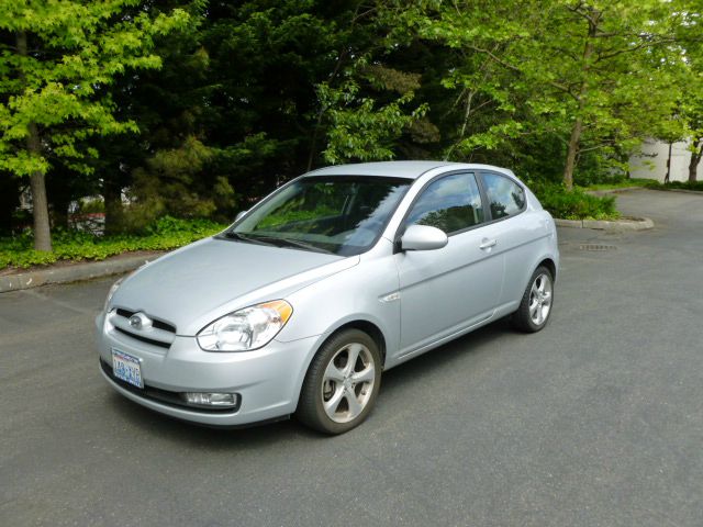 Hyundai Accent LS LOW Milesfactory Warranty Sedan Hatchback