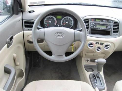 Hyundai Accent 2009 photo 2