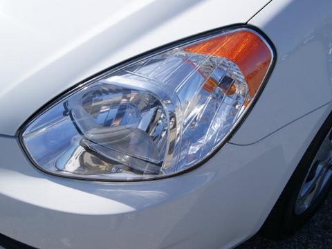 Hyundai Accent 2009 photo 2