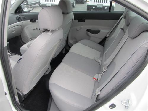 Hyundai Accent 2009 photo 2