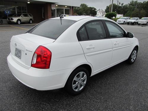Hyundai Accent 2009 photo 3