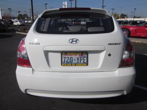 Hyundai Accent 2009 photo 3