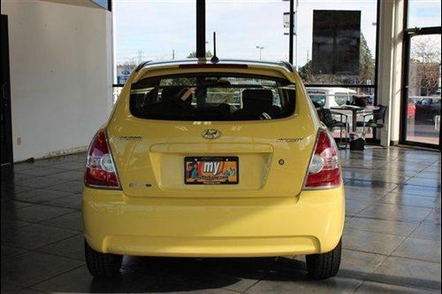 Hyundai Accent 2009 photo 2
