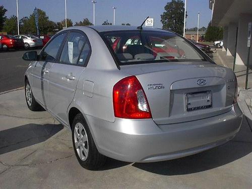 Hyundai Accent 2009 photo 1