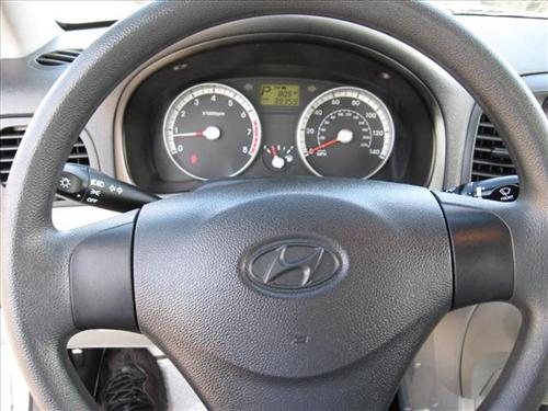 Hyundai Accent 2009 photo 1