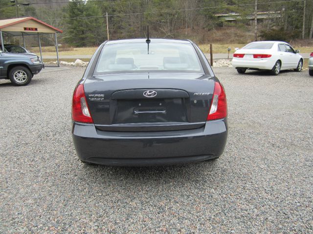 Hyundai Accent 2009 photo 3