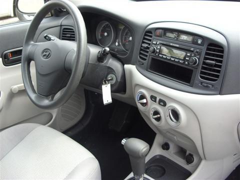 Hyundai Accent 2009 photo 1
